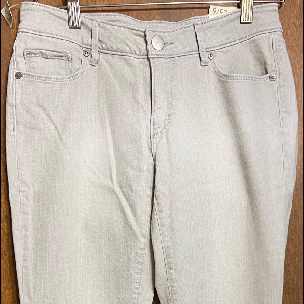 NWT Loft Curvy Sexy Boot cut jeans size 28/6